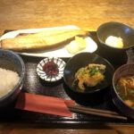 「魚肴酒場よし」さんで焼き魚定食ランチを食べてきました